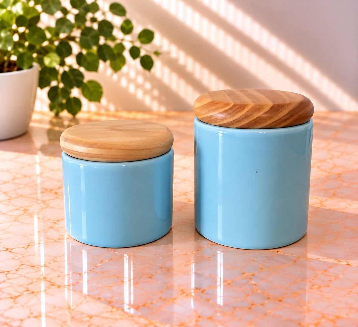 Pote Decorativo Azul com Tampa Madeira Escura