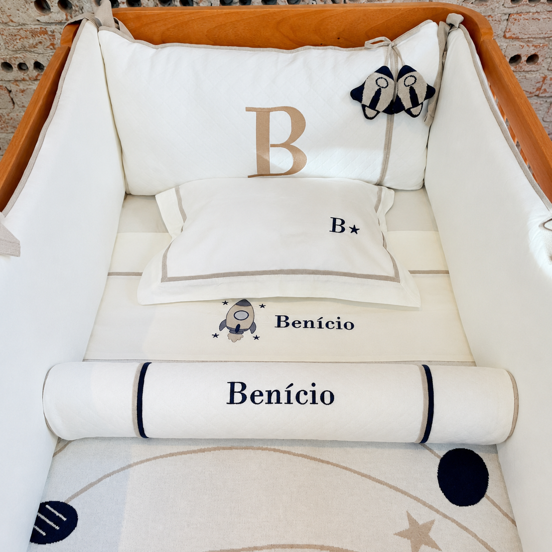 Kit Berço 4 Peças em Malha Matelassada - Coleção Pequeno Universo - Foguete